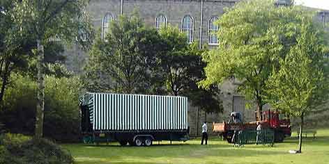 9.00 am - The stage arriving .. early on a sunday.