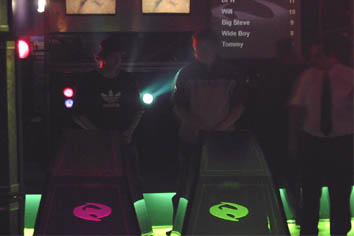 Munse n Tommy doing the netwars live gaming thing