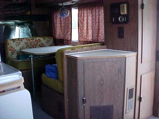 Entryway storage and dinette (sleeps 1-2)