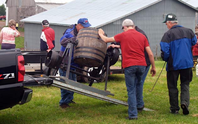 Unloading a butter churn