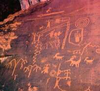 petroglyph photo by �John Lehr