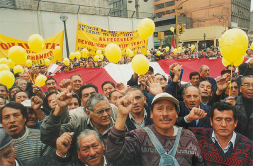 Fonavistas  en Marcha se Dirigen al JNE