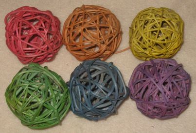 2_in_Colored_Willow_Balls.jpg (27185 bytes)