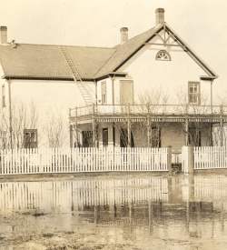 The 'Old Bay House' During the flood of 1934.