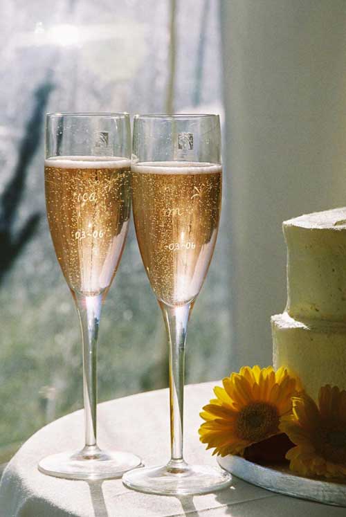 Relaxed affordable photos for your wedding? Click here..