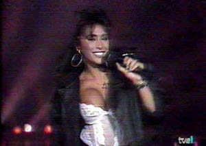 �Por qu� tan poca ropa? Porque hace un calor que te torras...
