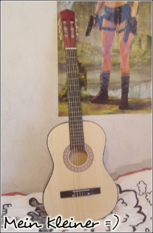 Meine Gitarre XD Hab ihr mal nen Namen gegeben aber schon wieder vergessen ^^