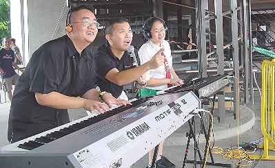 Look up there in the sky..... FANFARE!!!