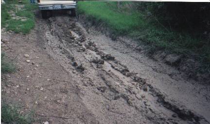 Here you can see that the front Dana 44 went Shovel on us