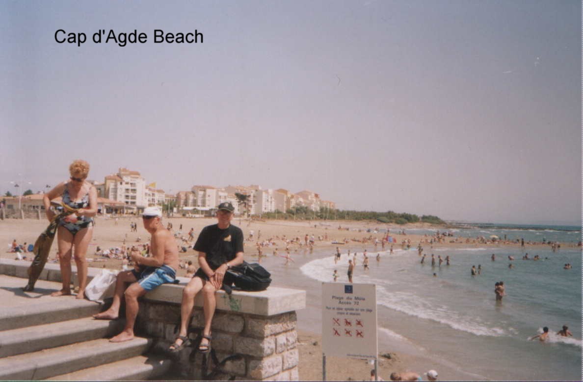Cap d'Agde Beach.JPG (51403 bytes)