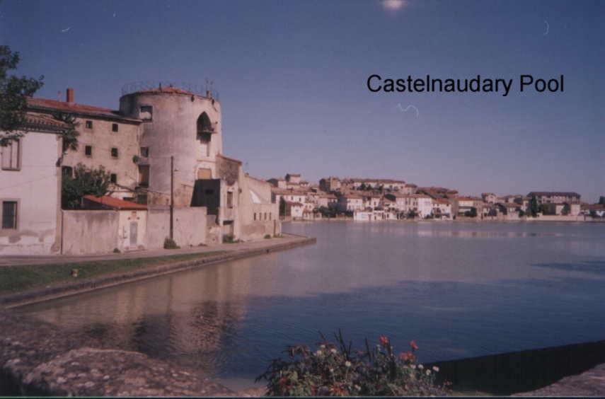 Castelnaudary Pool.JPG (30308 bytes)