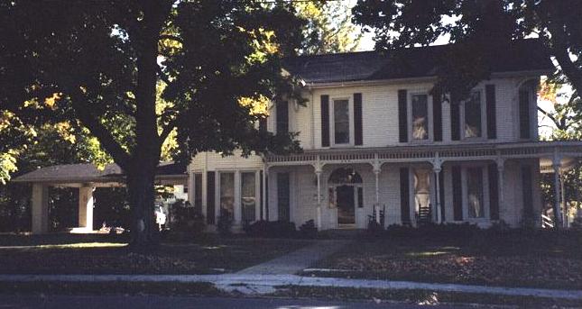 This looks like a normal old-fashioned Victorian house on East Cedar Street...