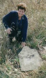 anthonyhoustonandbecky.jpg (13784 bytes)