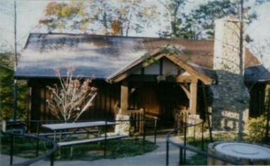 cottage.jpg (19544 bytes)