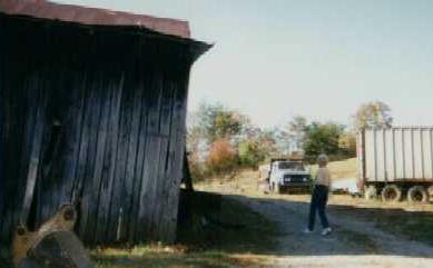 frannybehindbarn.jpg (13032 bytes)