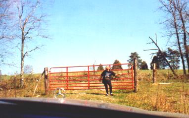 millygate.jpg (19013 bytes)
