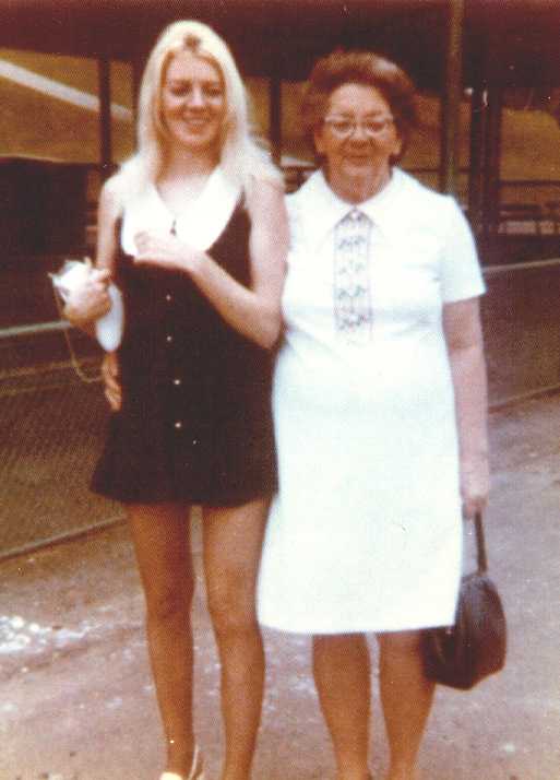 mom72.jpg

<p align=