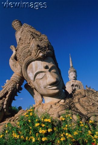 Als je in Nong Khai bent mag je dit park niet missen!!