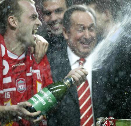 Champagne is everywhere! :) Must be fun... *dreams*