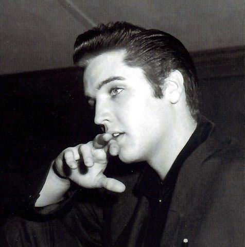 elvis_presley_prelsey.jpg 28.9K