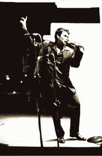 Fredy Omar in performance