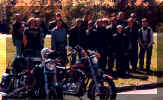 everybody.jpg (59506 bytes)