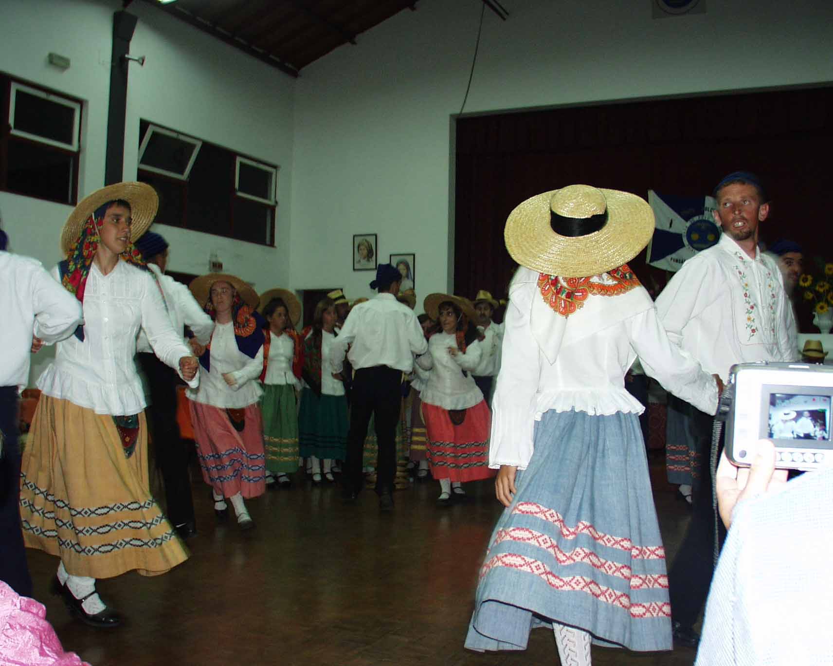 Grupo Folcl�rico do Sal�o