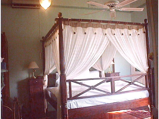 15 4 poster bed