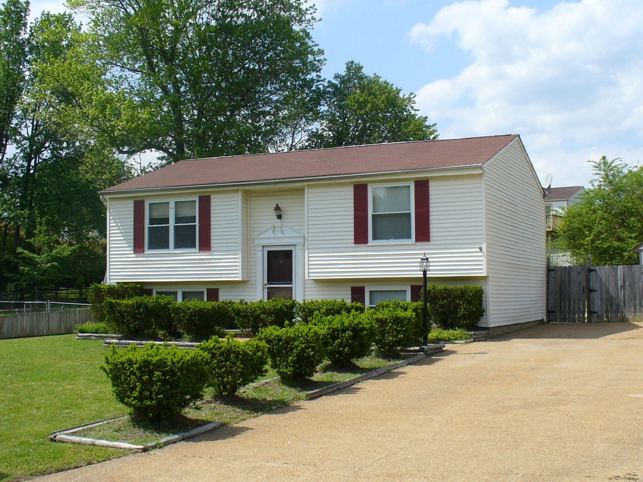 Beautiful split-level.&nbsp; Call Fred at 804-651-8842.