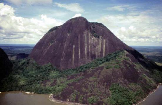 Cerros de Mavecure