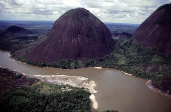 Cerros de Mavecure