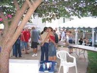 Katie and Traci kissing