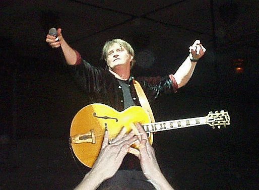 CLICK HERE TO GO TO THE OFFICIAL TOM COCHRANE WEBSITE - THESE PICS CAN BE SEEN THERE ALSO www.TomCochrane.com