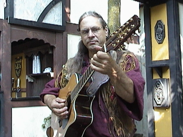 many great singers and minstrals at the faire but i think Gibbon is my favorite... click his pic to link to his site tell him gallant sir gary sent ya