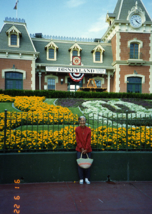 Inay at Disneyland