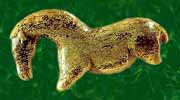 IvoryHorse_VogelherdGermany_32000BC_2.JPG (4375 bytes)