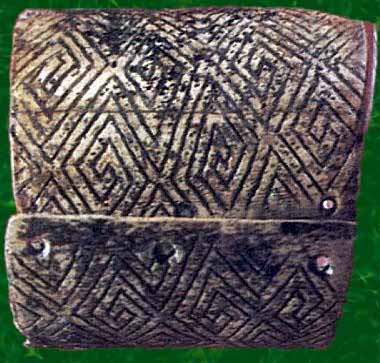 Ukraine_bracelet.JPG (31327 bytes)