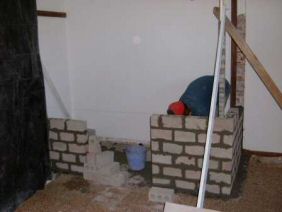 bathroom.jpg (10021 bytes)