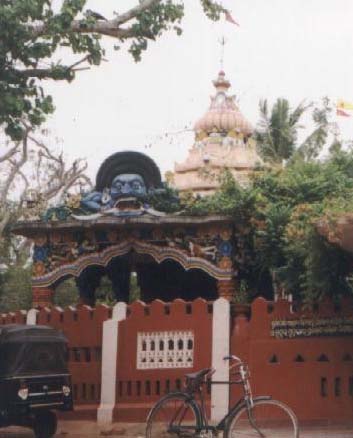Shri Narmada Lingam Siddheswar Mahadev; outside view