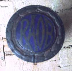 Royal Antediluvian Order of Buffaloes. The earliest known traceable date of a Lodge is 1822 at the Harp Tavern, Great Russell Street near Drury Lane Theatre. London
Stagehands and theatre technicians created the Lodge.
I would like to thank Noel for the id of this badge