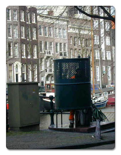 amsterdam_urinal