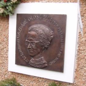 Gazd&aacute;n&eacute; Olosz Ella Eml&eacute;kt&aacute;bla