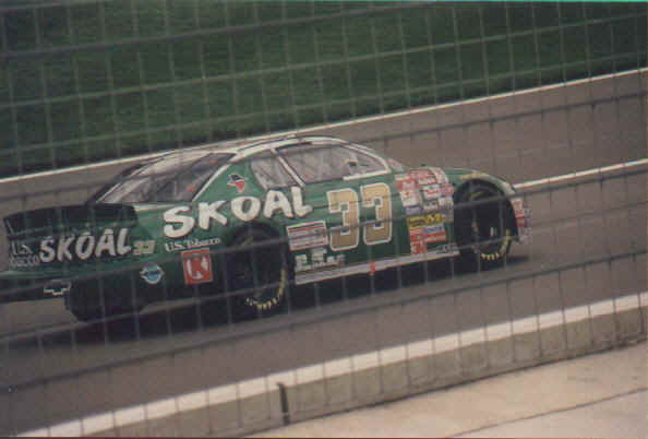 Skoal.jpg (36104 bytes)