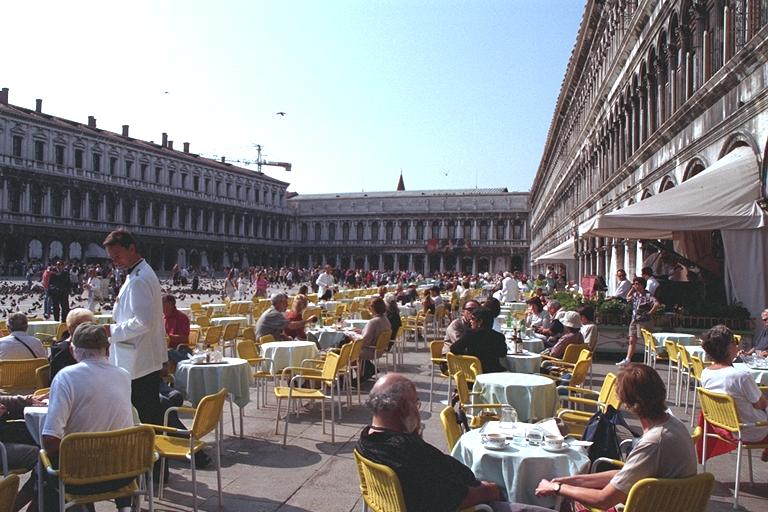 Piazza Cafe