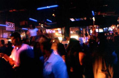 bar2.jpg (16572 byte)