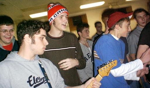Shane demonstrated quite often that night that band members can be part of the pit too