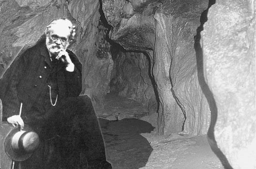 David Friedrich Weinland in der Tulka-H�hle