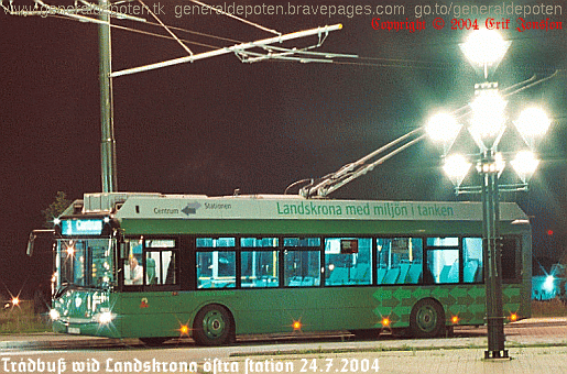 bild på trådbuss vid Landskrona östra station 24.7.2004