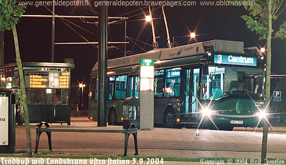 bild på trådbuss vid Landskrona östra station 3.9.2004