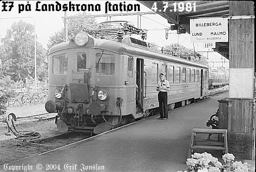 bild av X7-tåg på Landskrona station 1981.